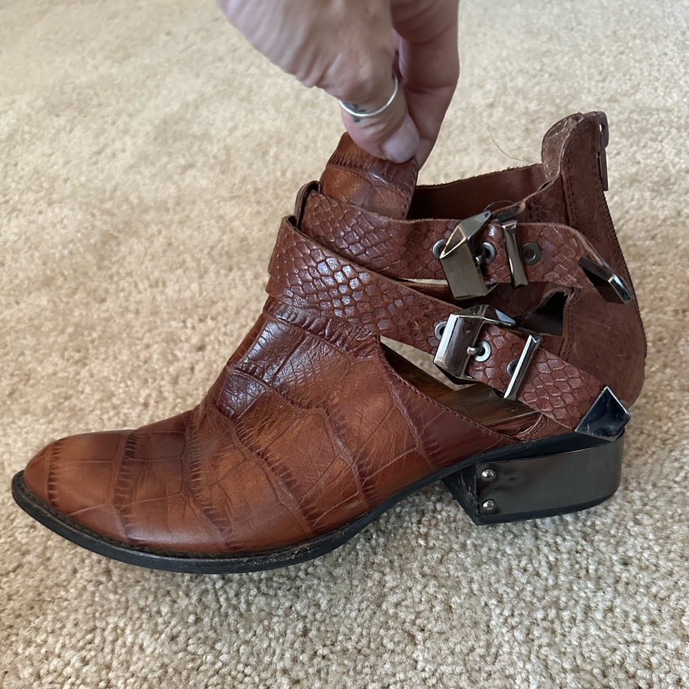 Jeffrey Campbell brown buckle boots!
